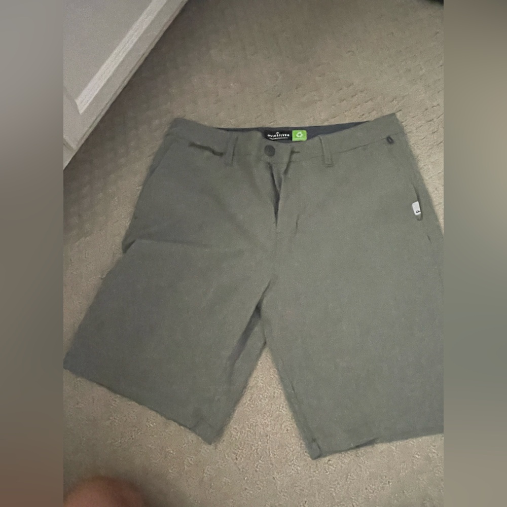 Quicksilver size 31 shorts